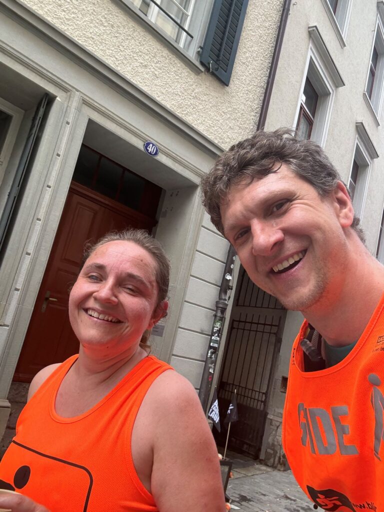 Selfie von Judith mit Guide Severin am St. Galler Auffahrtslauf