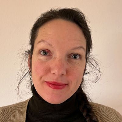 Portraitfoto von Annabell H., sehbeeinträchtigte Läuferin in Basel