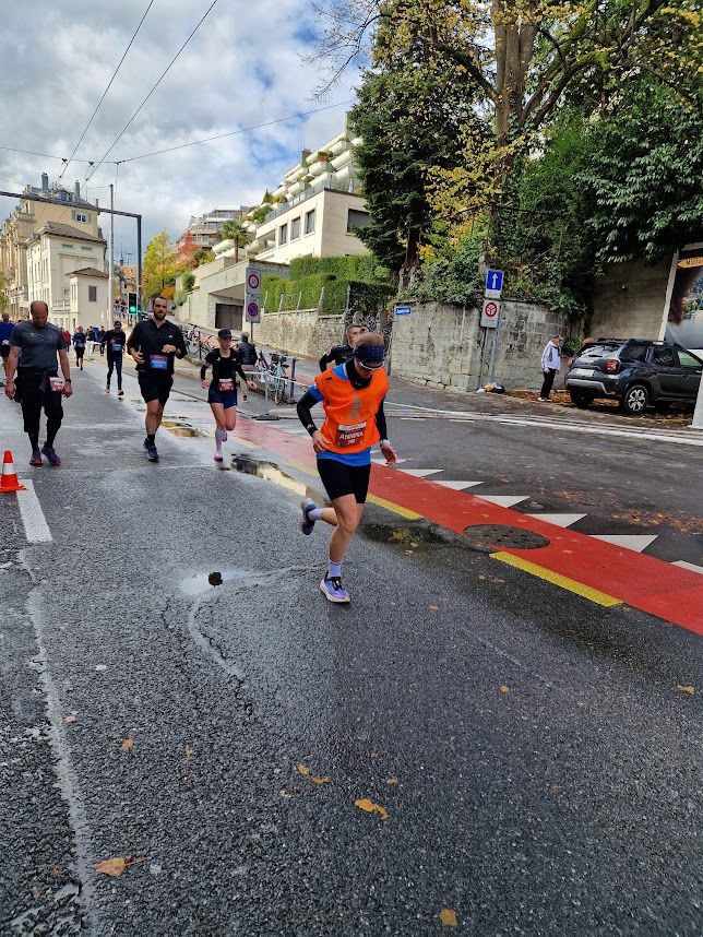 Annina an ihrem ersten Marathon am Swiss City Marathon Luzern 2025