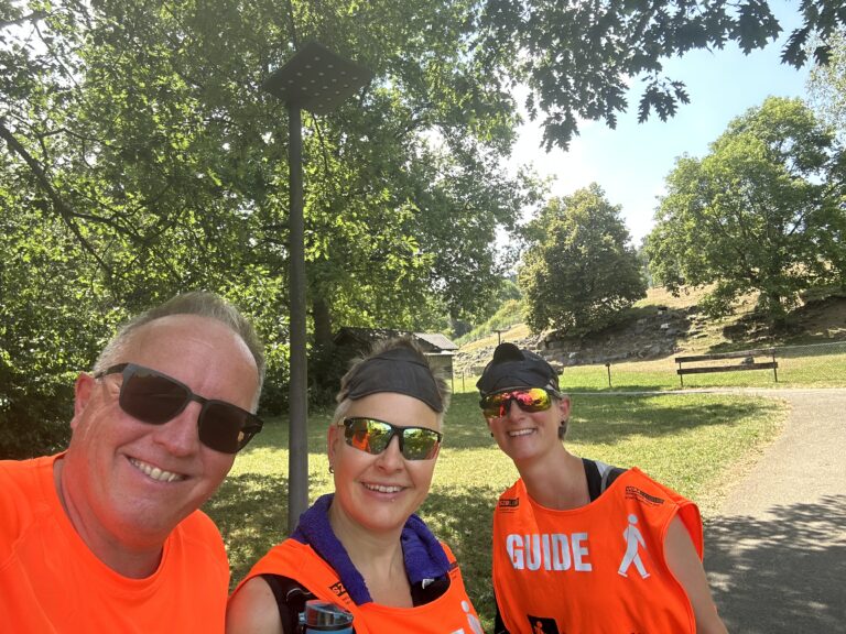 Qualitätskontrolle in Liestal, Juli 2026: Selfie von den Teilnehmenden Nadja, Judith und Gregor