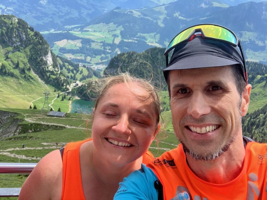 Judith mit Guide Remo an einem Lauf