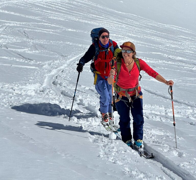 Leila und Urs auf einer Skitour von der Gemmi (Leukerbad) zum Wildstrubel (3243 m)