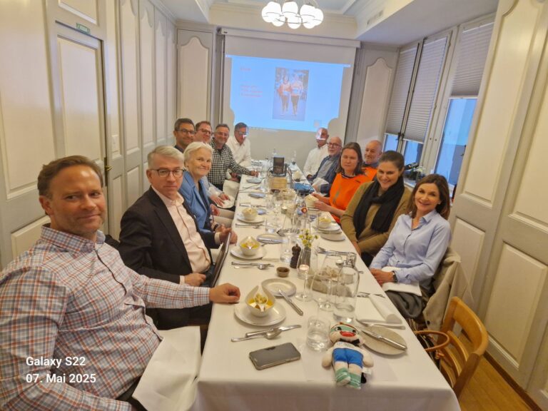 Teilnehmende des jährlichen Mitgliedertreffens des Lions Clubs Zürich-Turicum