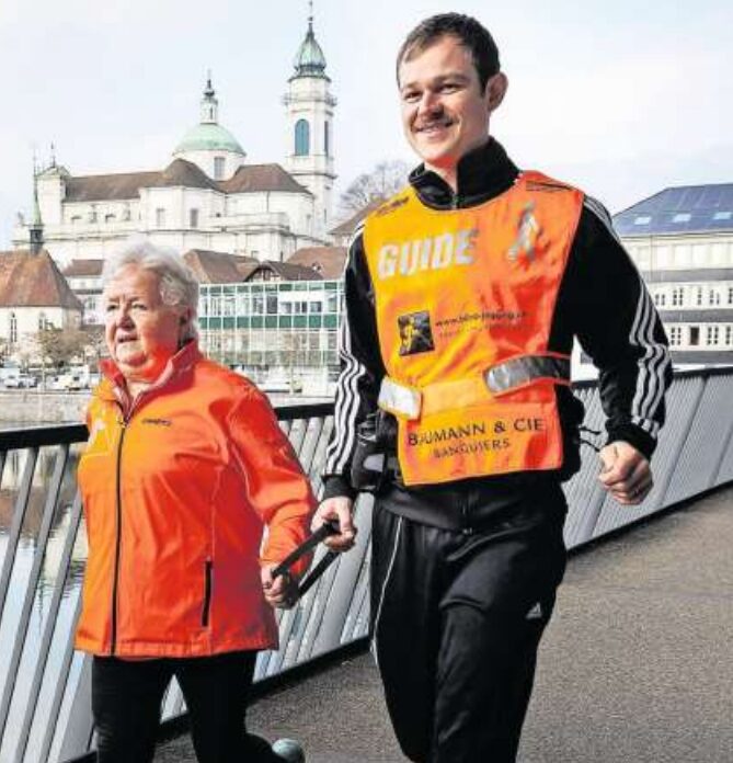 Maria mit Guide Florin joggend , aus dem Bericht in der Solothurner Zeitung vom 9.3.2024