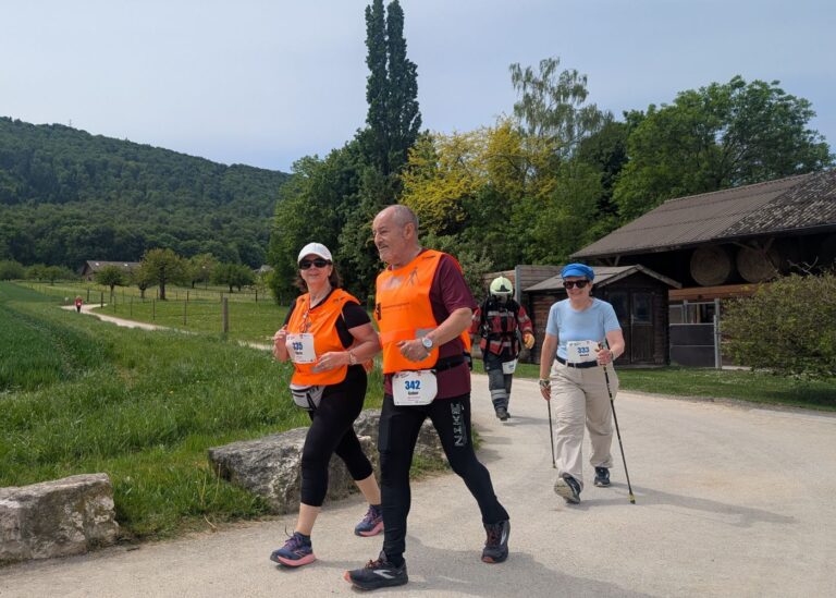 Roberta mit Guide Gabor am Blauen Berglauf 2026